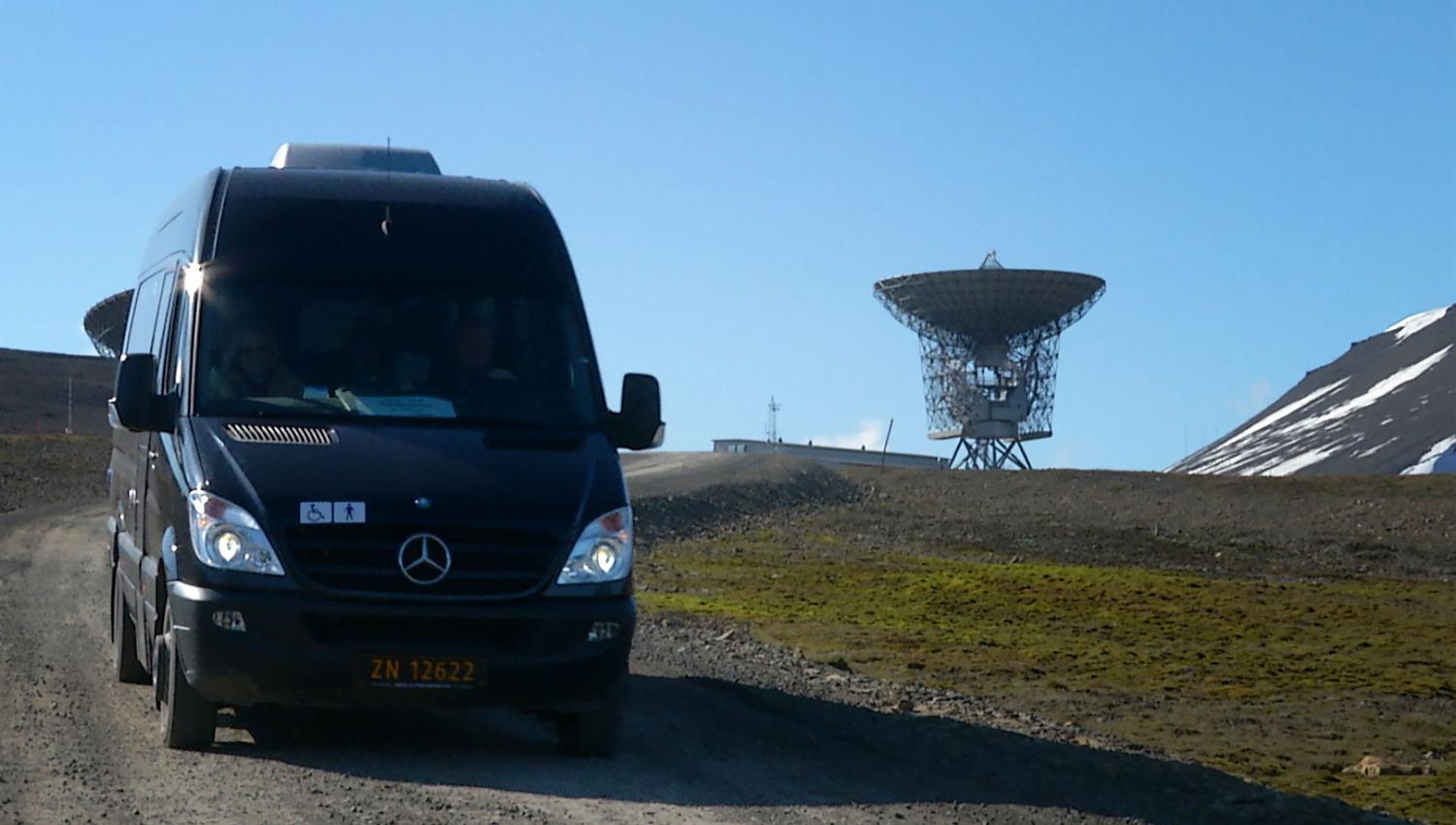 The taxi parked in front of Eiscat