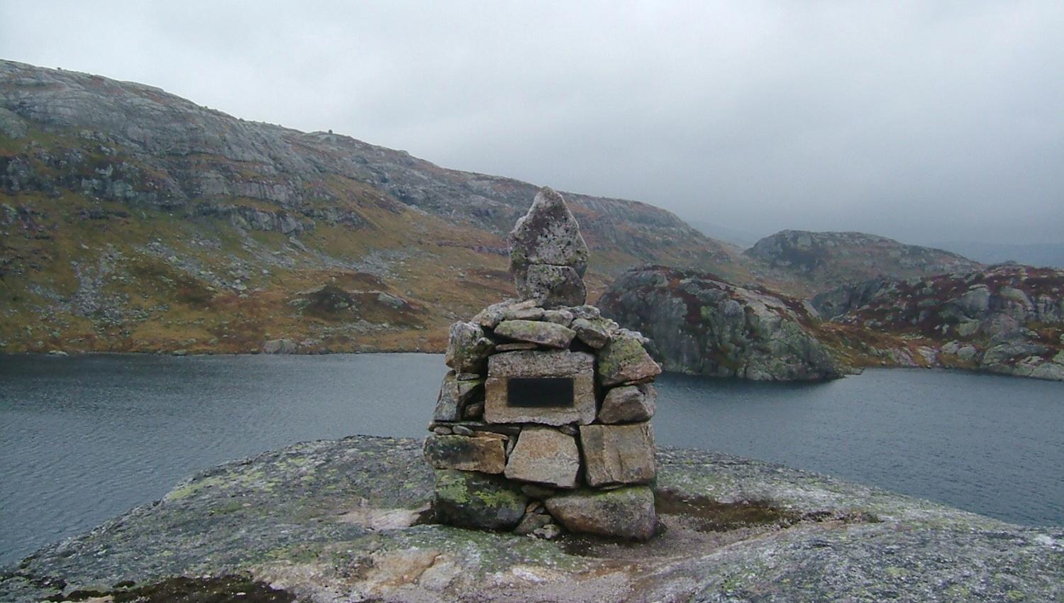 Minnestøtte