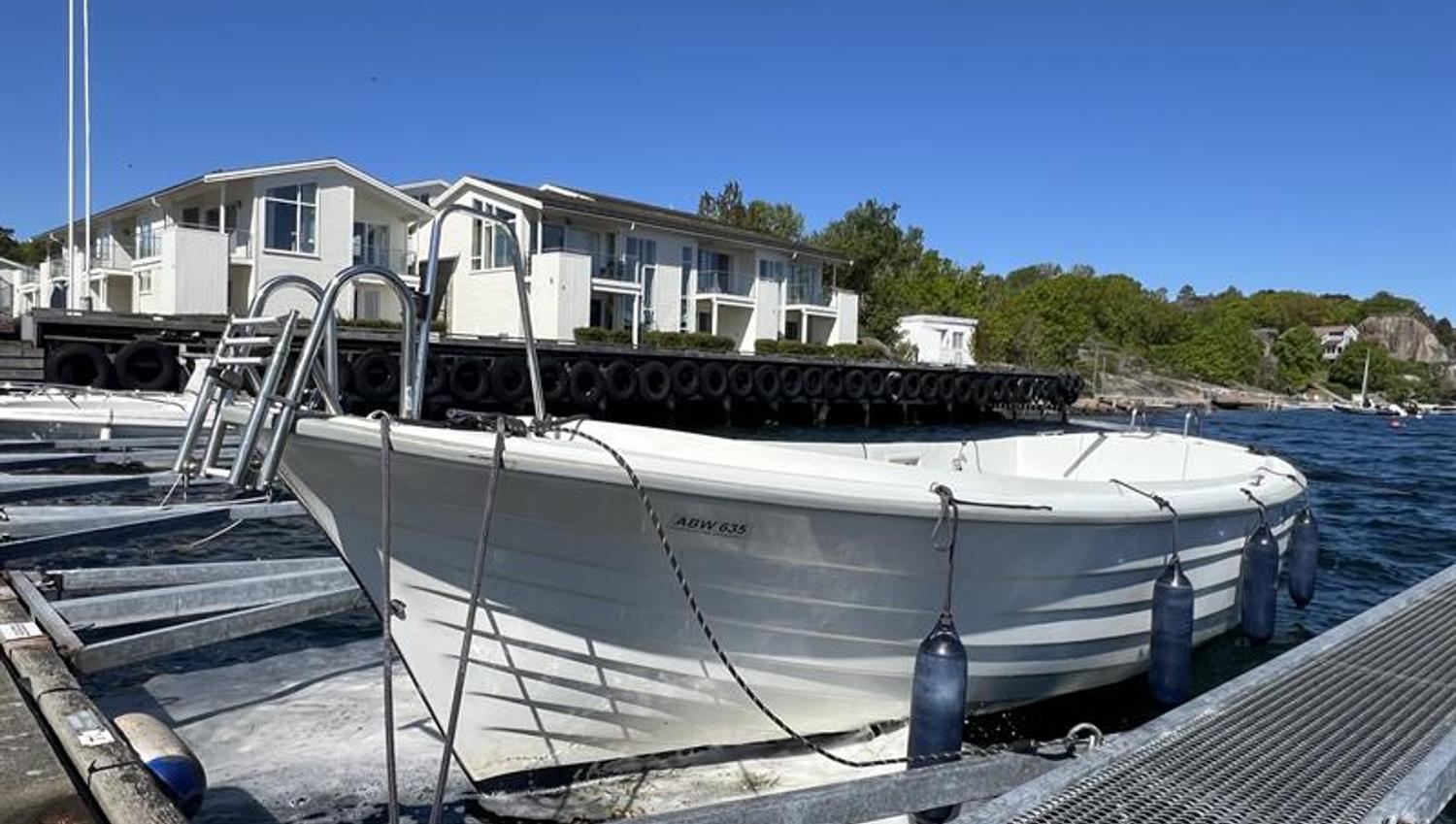 Boat along the pier