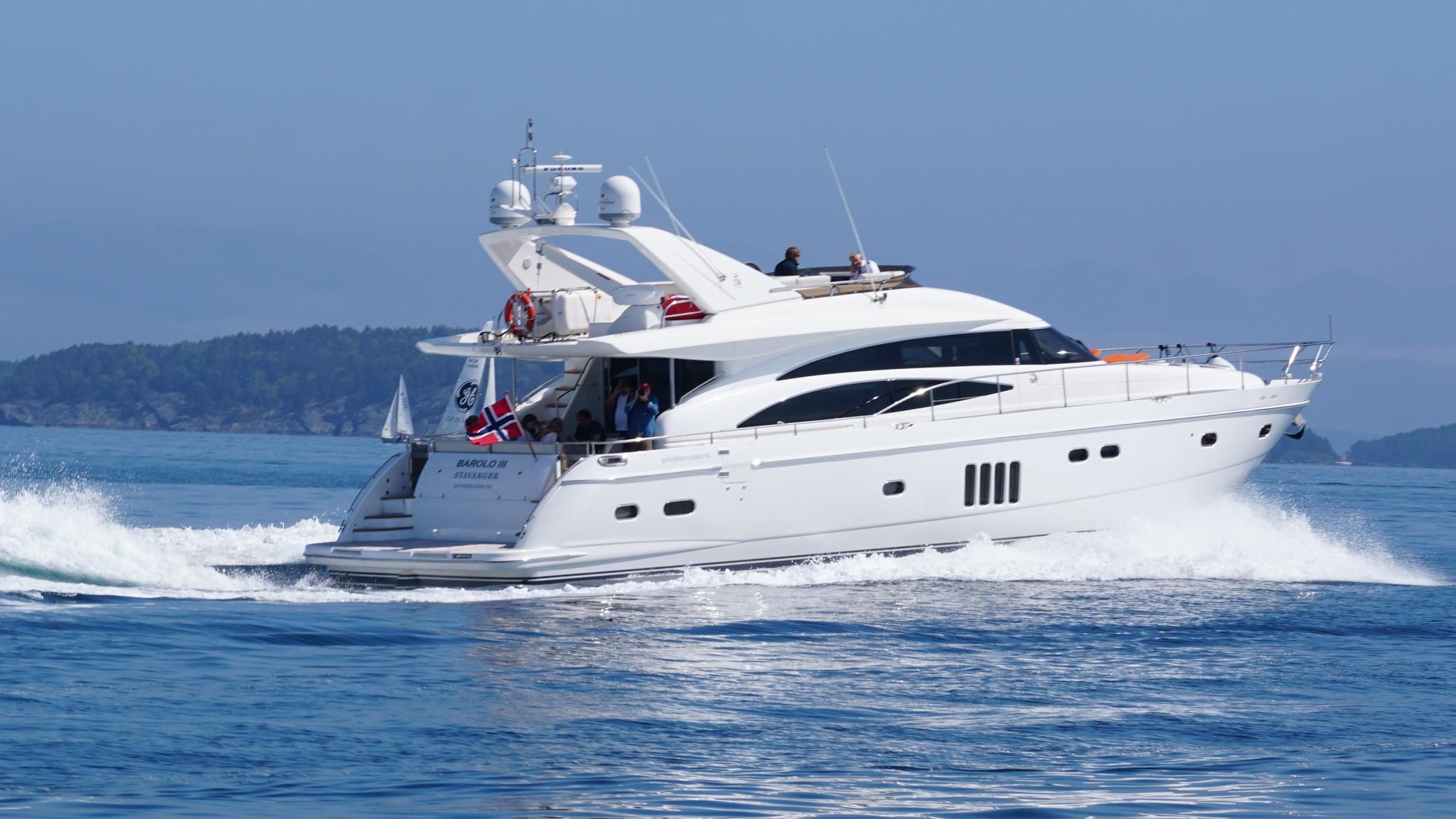 Private Yacht Cruise to the Lysefjord and Preikestolen