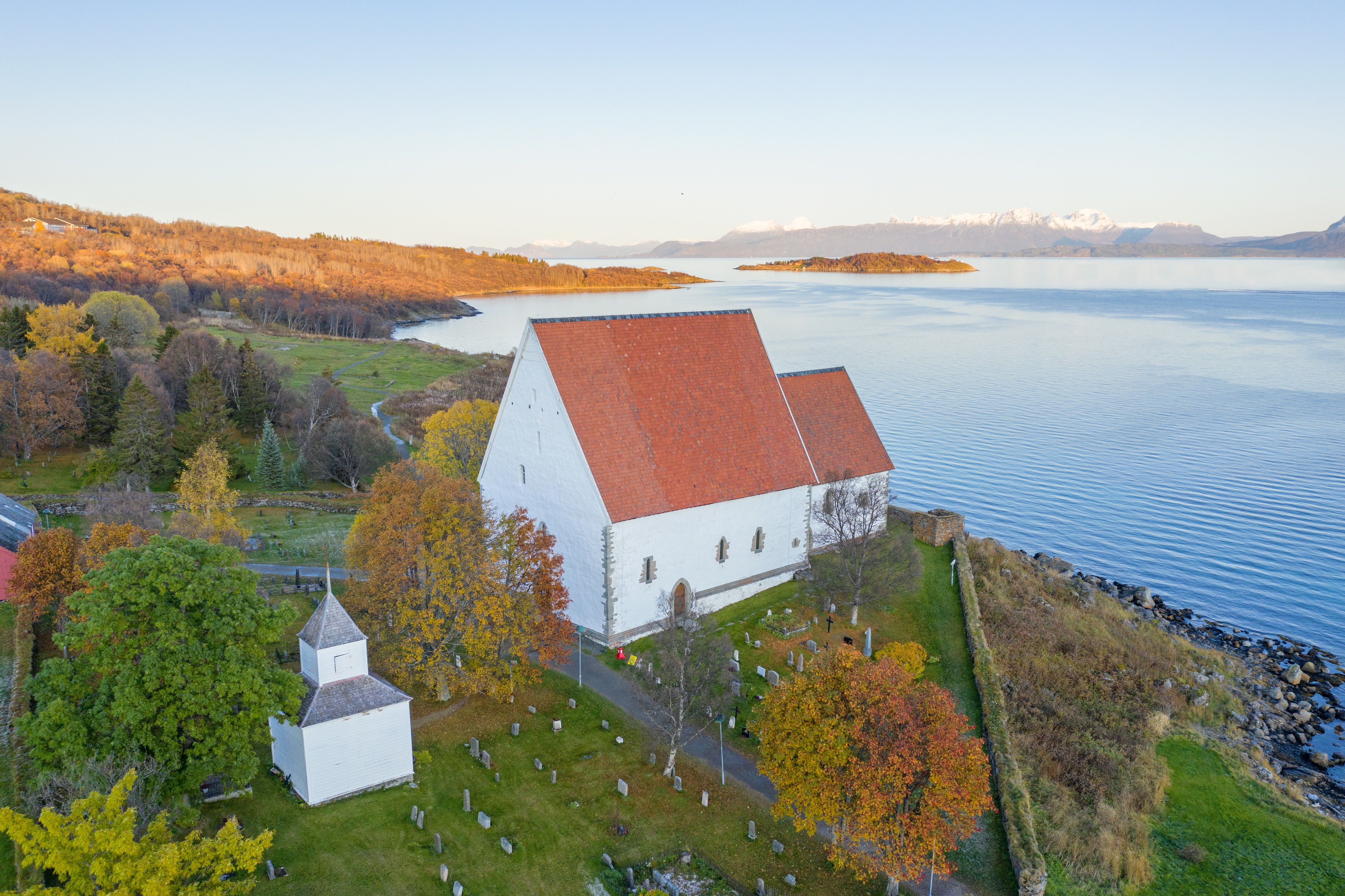 Arcticoncepts-Harstad-Trondenes medieval church-graveyard-drone-view-foto Jan Schmitt