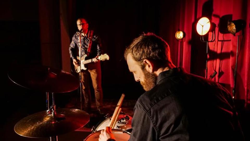 Dylan Tribute duo on the stage