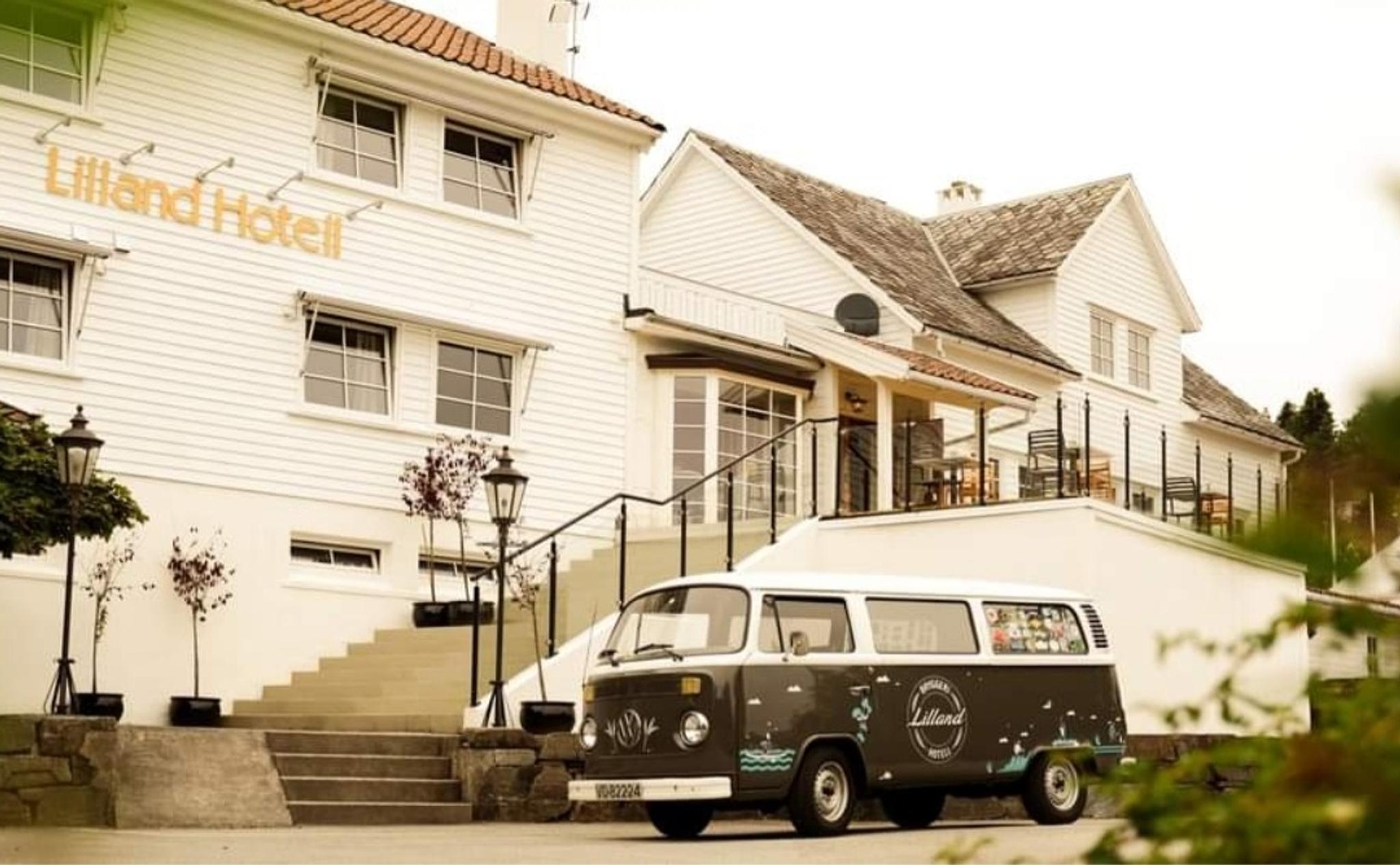 Lilland Bryggerihotell at Tau