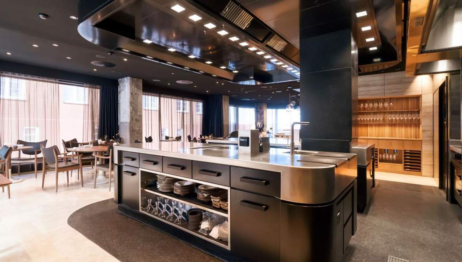 RE-NAA restaurant