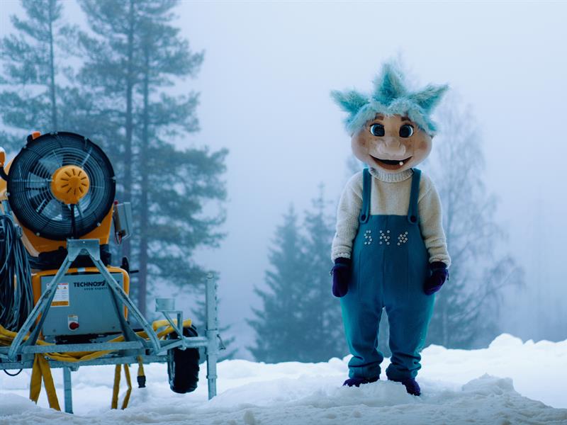 Fjon, mascot at SNØ, says hello!