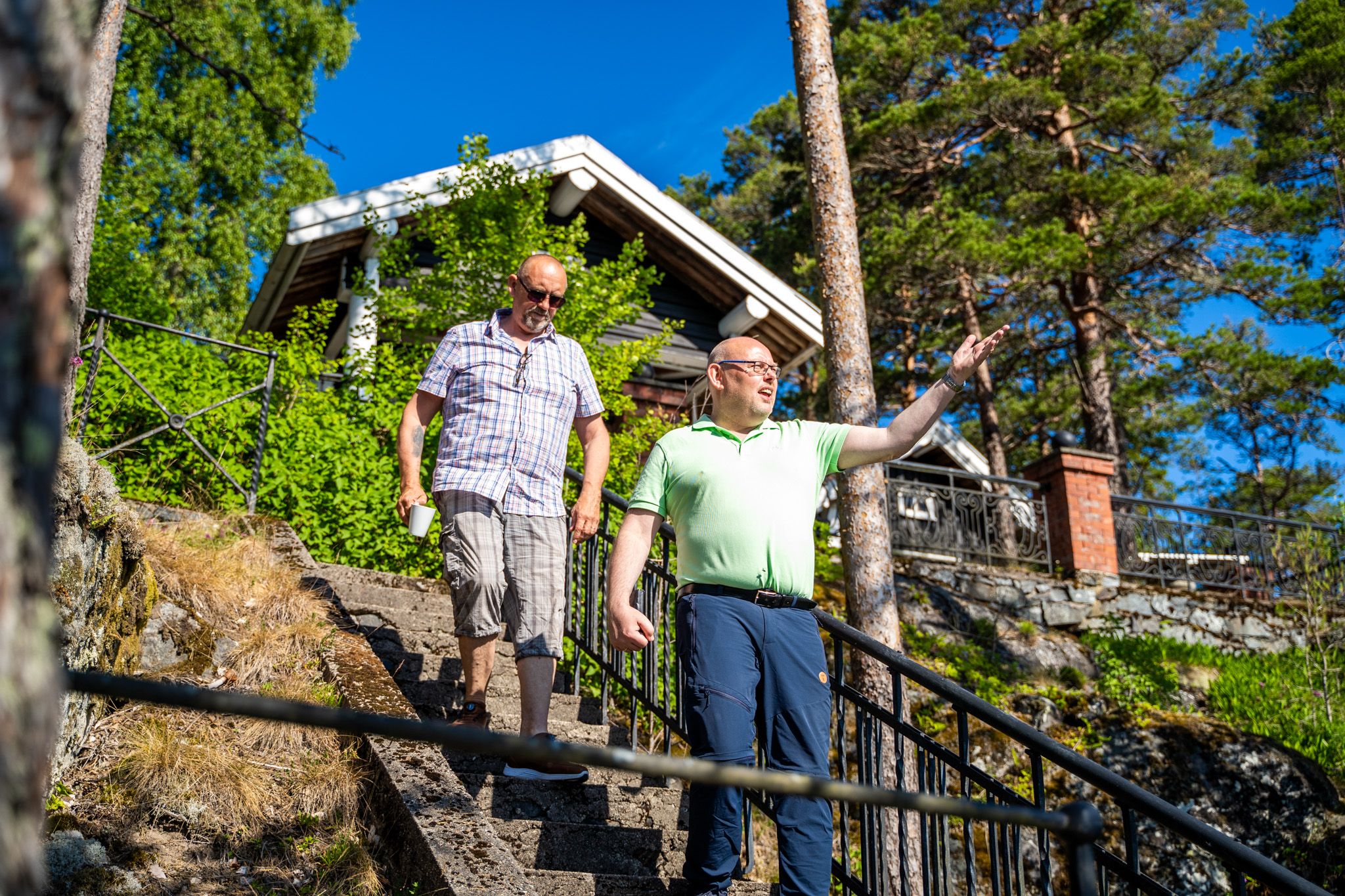 Menn på trapper