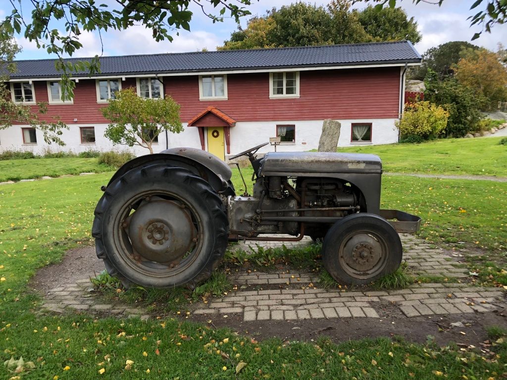 The Gråtass tractor at Gausel Fritidsgård