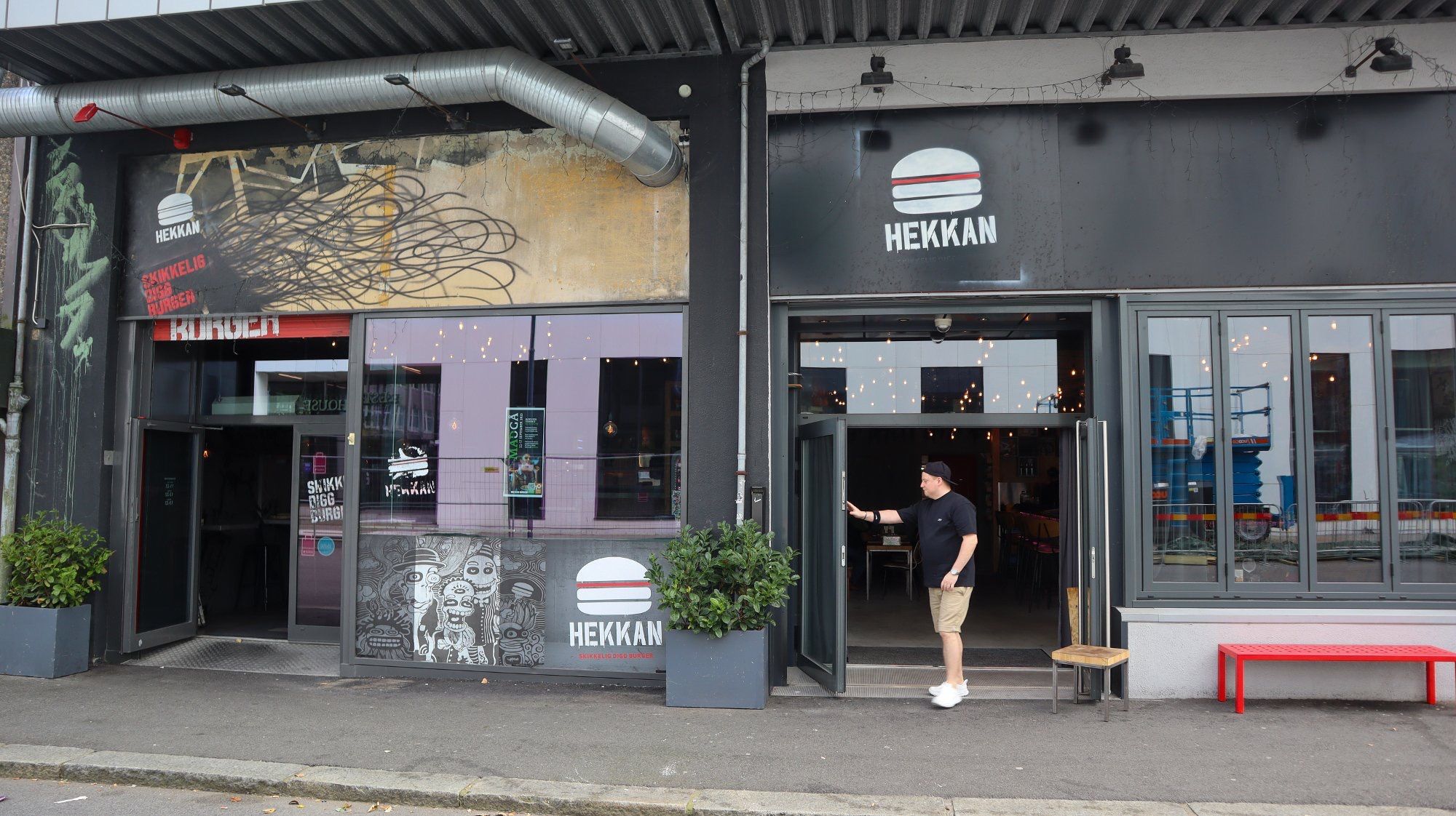 Come in and taste a great burger!