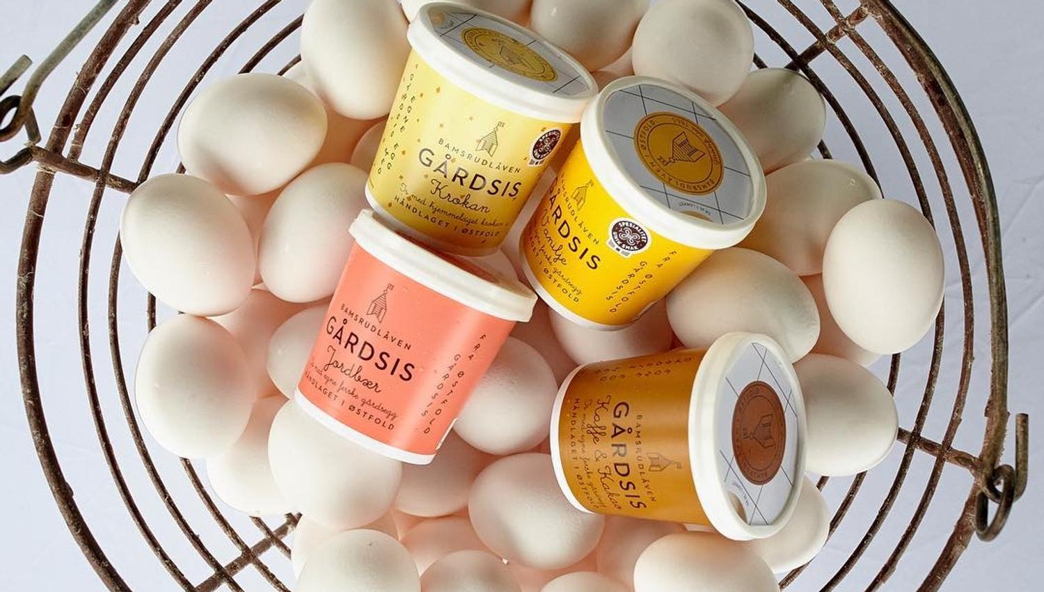 Is og egg i kurv