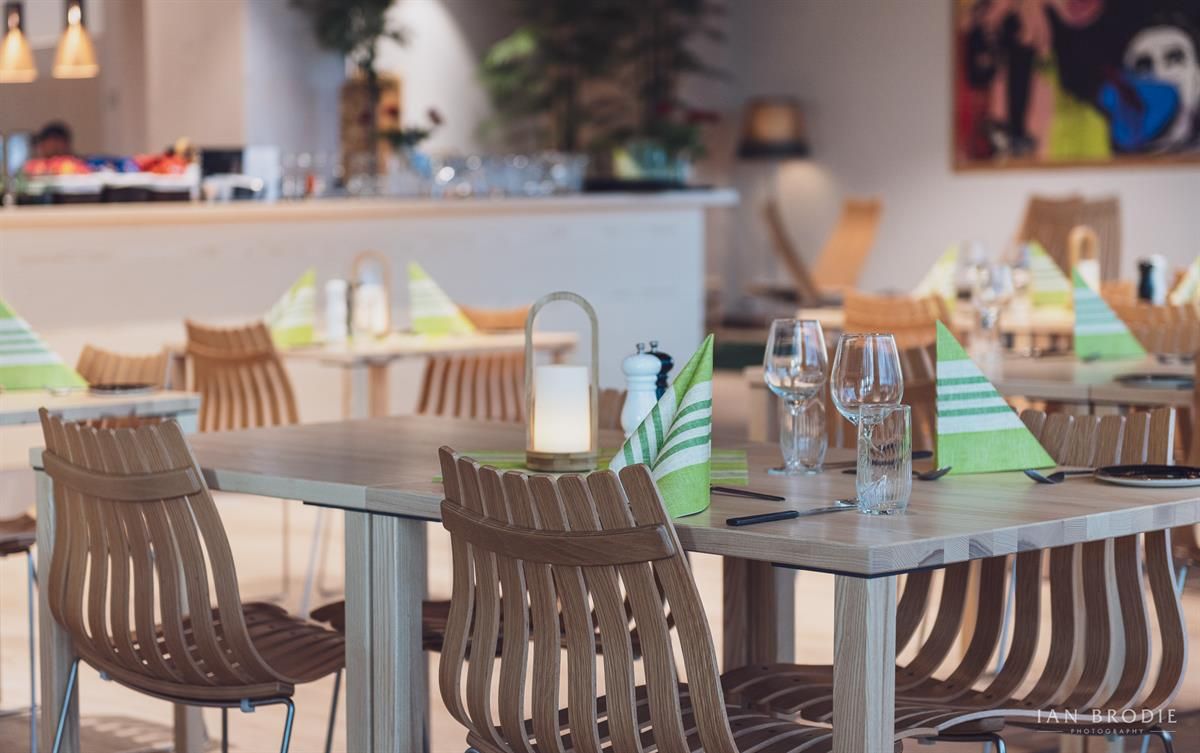 Restaurant Mjøskanten in Wood Hotel