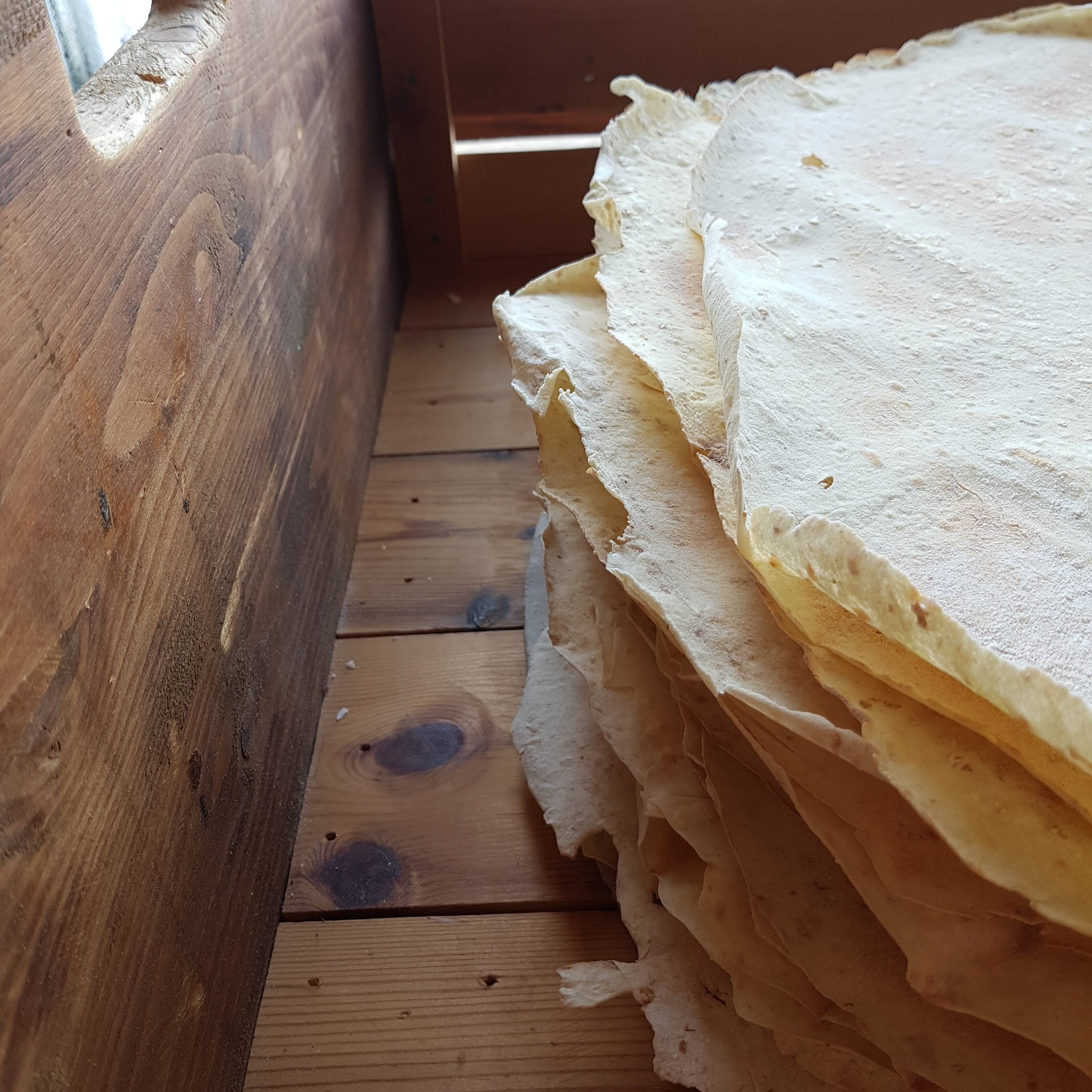 Flatbrød fra Heddan Gjestegard