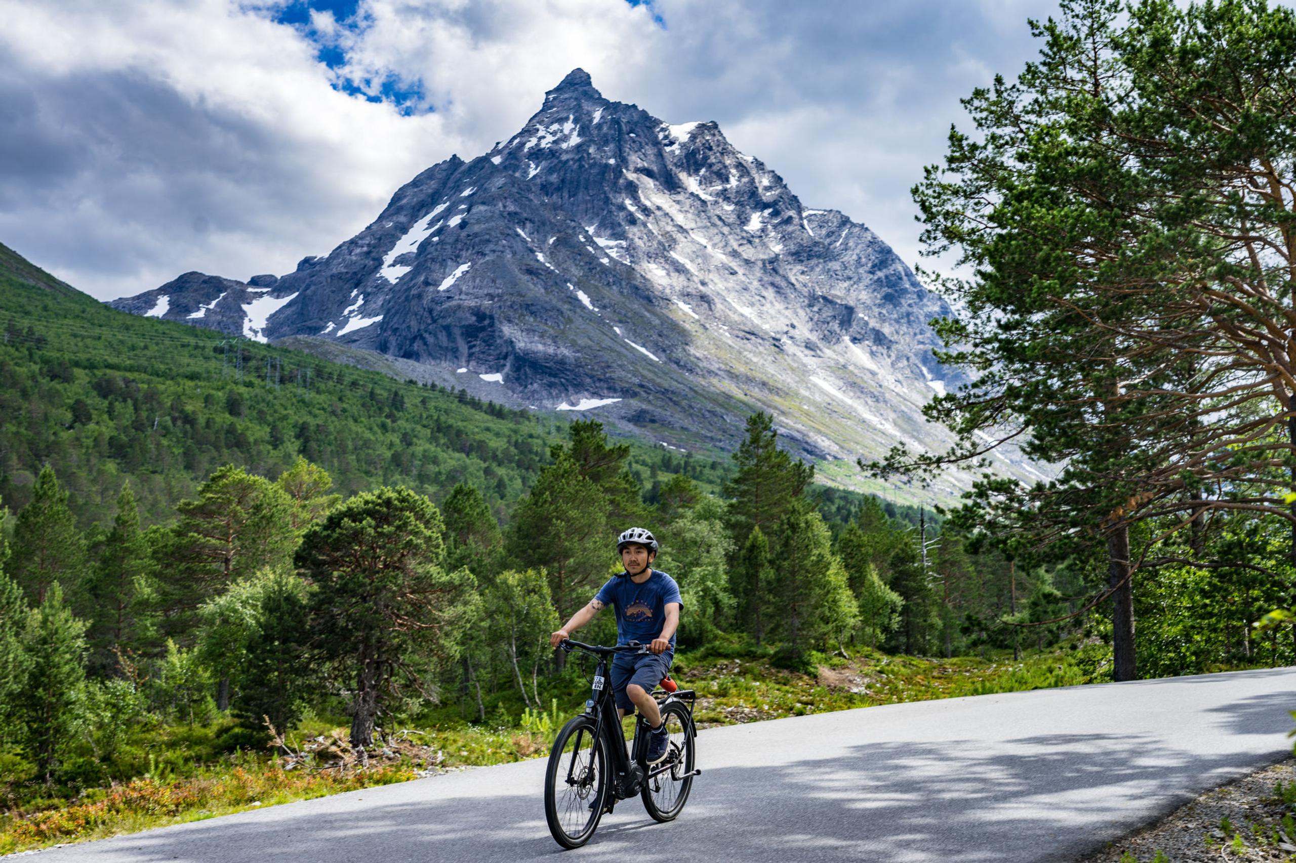  E-Bike und Bergwanderung in Åndalsnes mit Uteguiden 