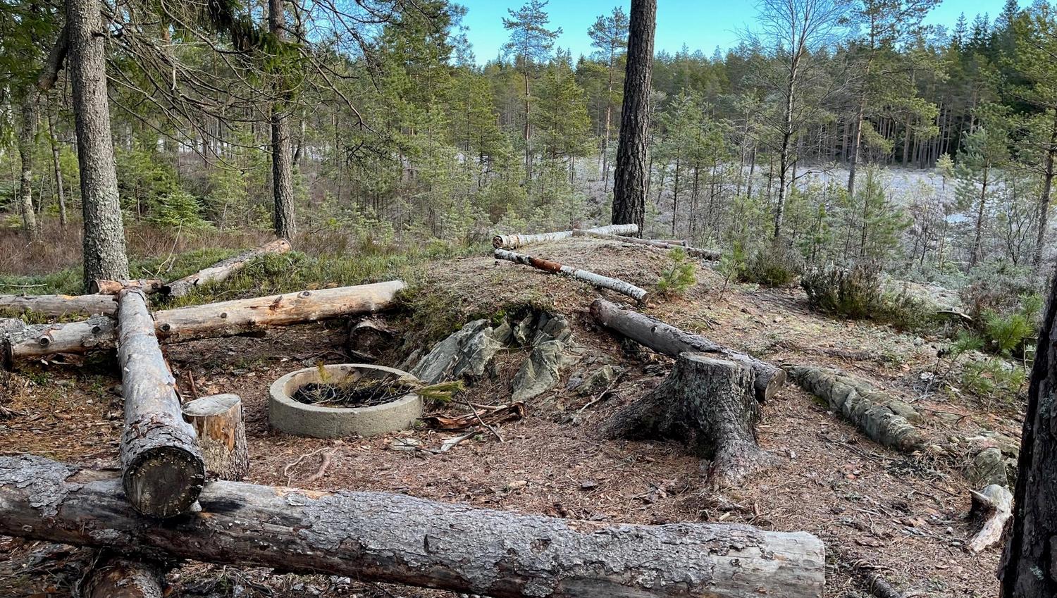Rasteplass, bålpålass nr. 2 på veien opp til Kjølen