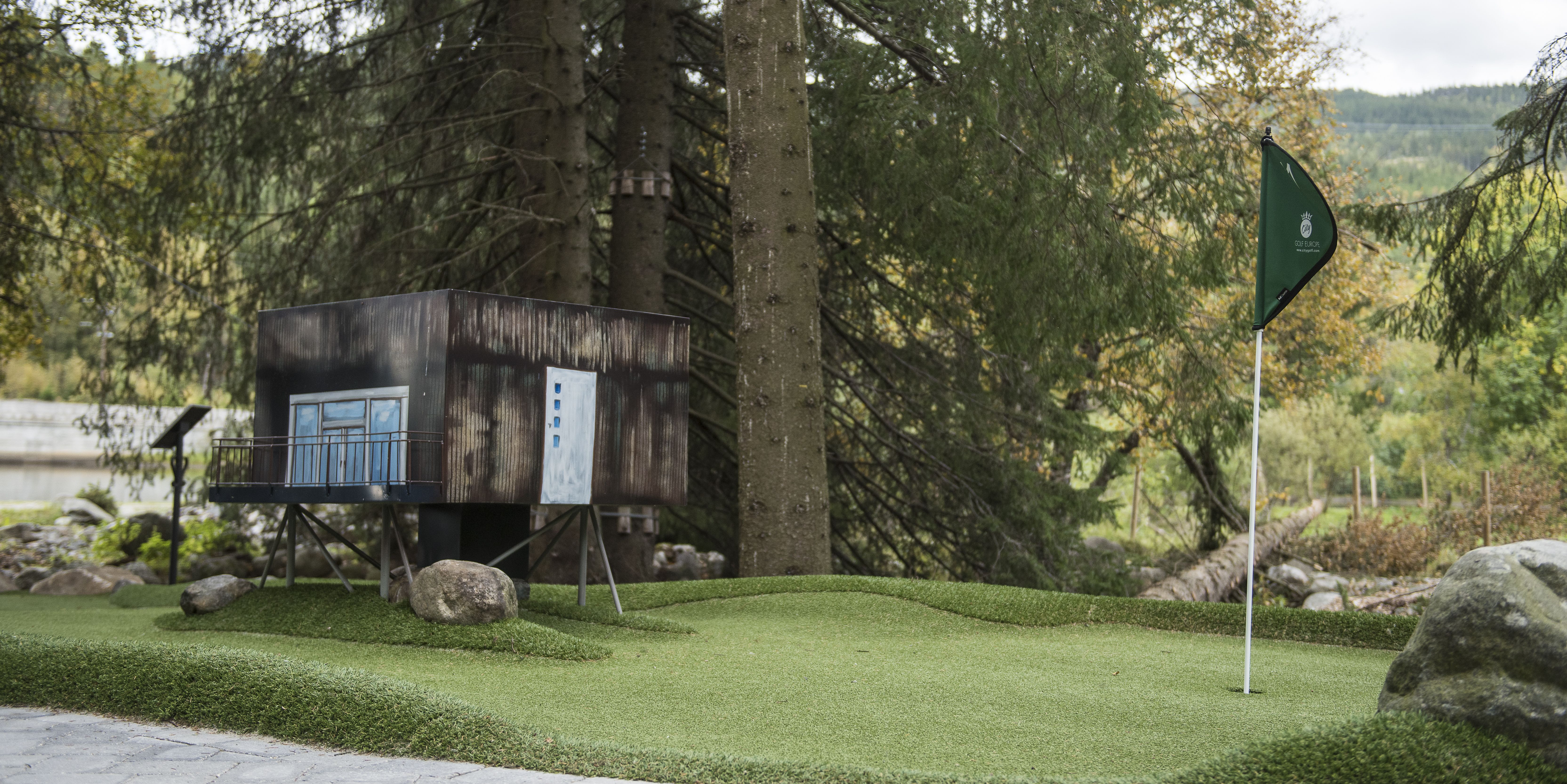 Styltehytta i Eventyrgolf