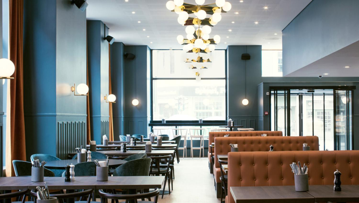 Restaurant Kaffistova..Bord og stoler. Hotell Bondeheimen, Oslo. Foto