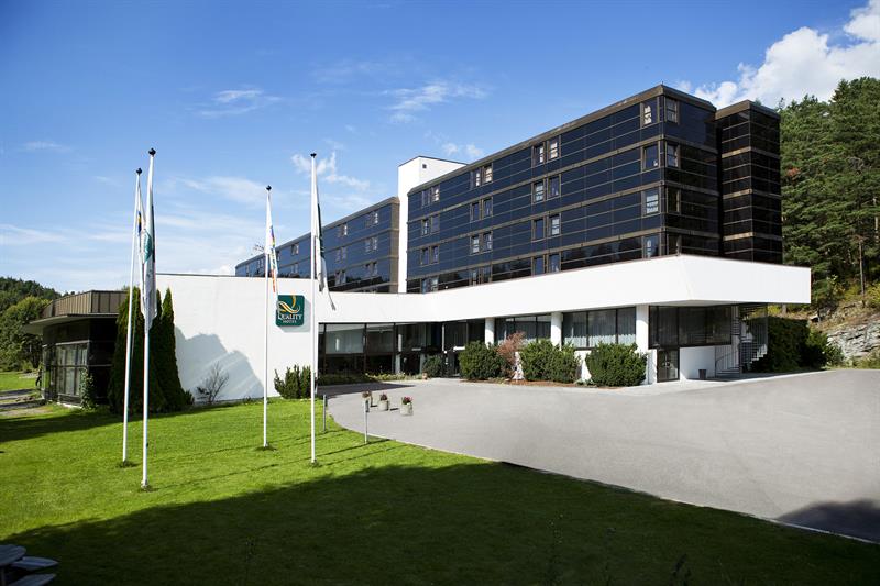Fasade Quality Hotel Entry