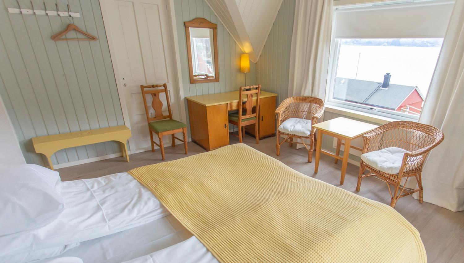 Lavik Fjord Hotel & Apartments