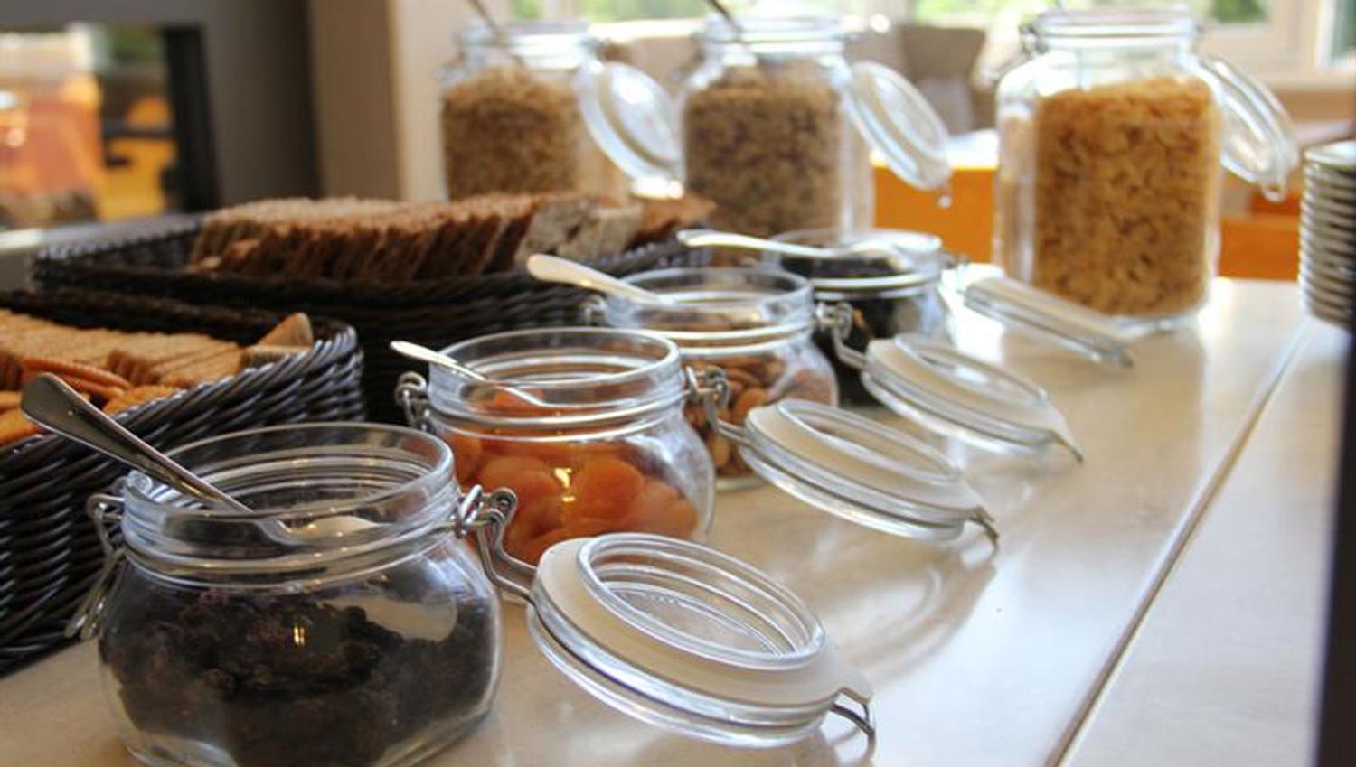 frokostbuffet på restaurant Hagestua på Bø Hotell