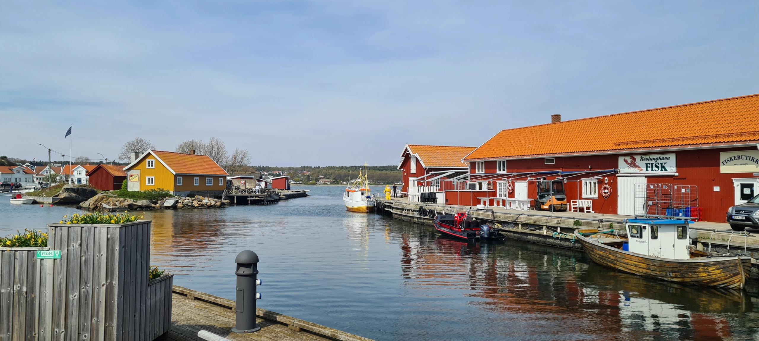 Brygga i Nevlunghavn
