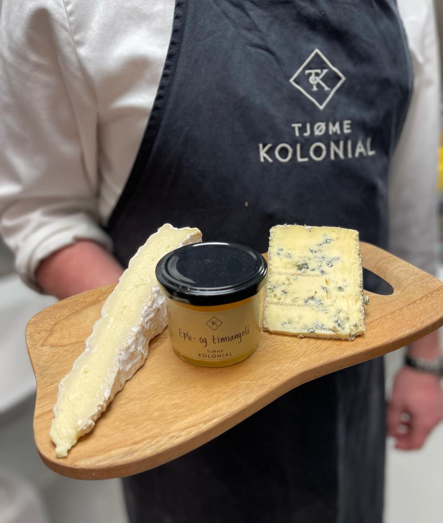 Cheese plate with homemade apple and thyme jelly