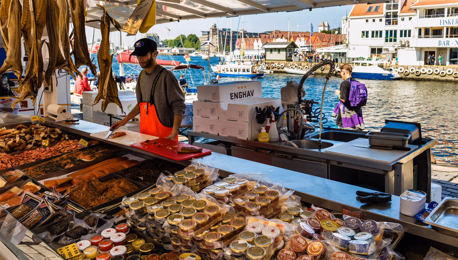 Utendørs på Fisketorget i Bergen