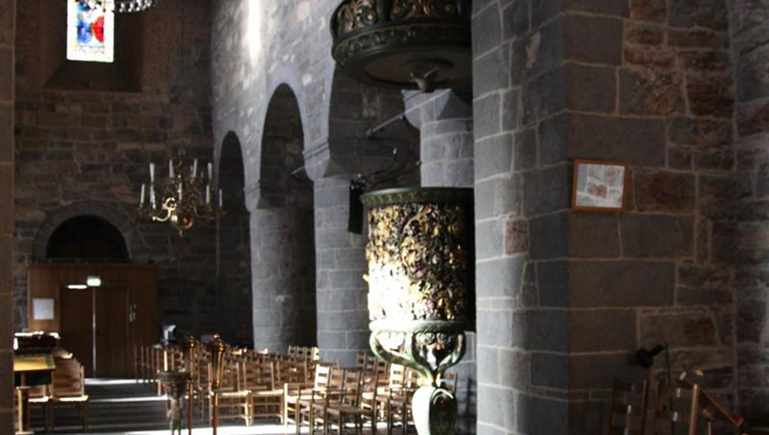 The interior of Gamle Aker kirke