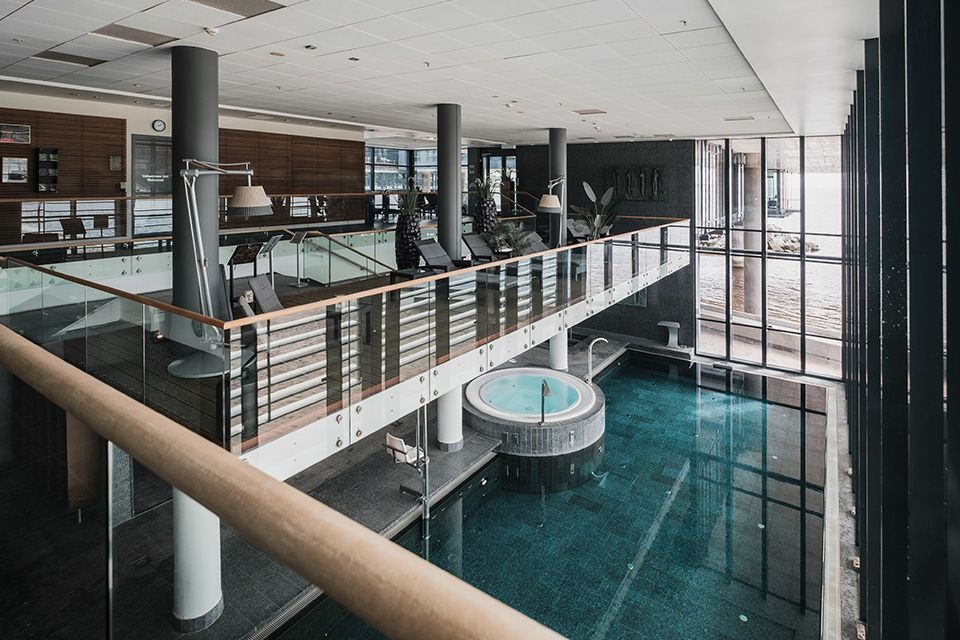 Spa with pool and hot tub