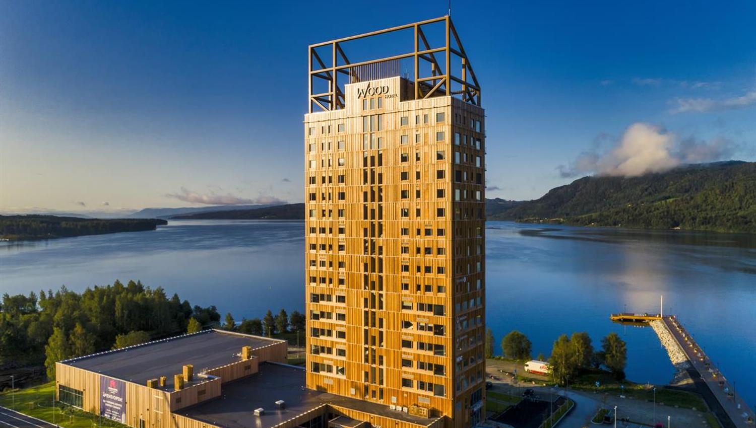Wood hotel - Sommer ved Mjøsa