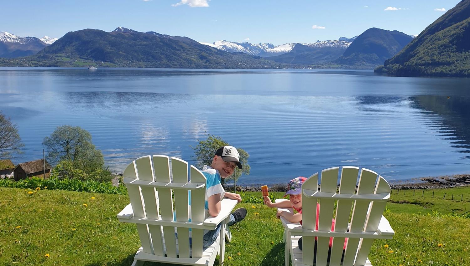 What about having an icecrem to this view!