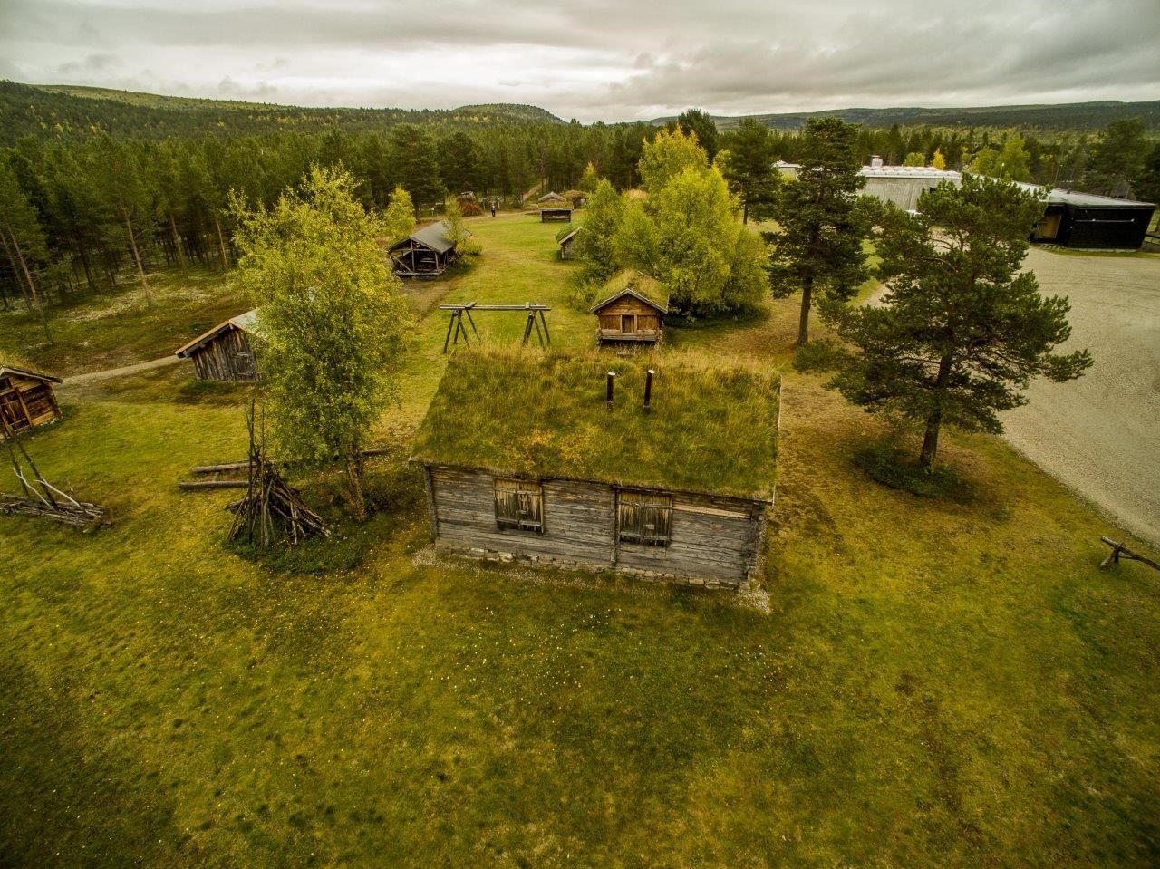De Samiske Samlinger i Karasjok representerer samisk kulturhistorie. Museet består av en hovedbygning med utstillinger og magasiner, i tillegg til friluftsmuseet.