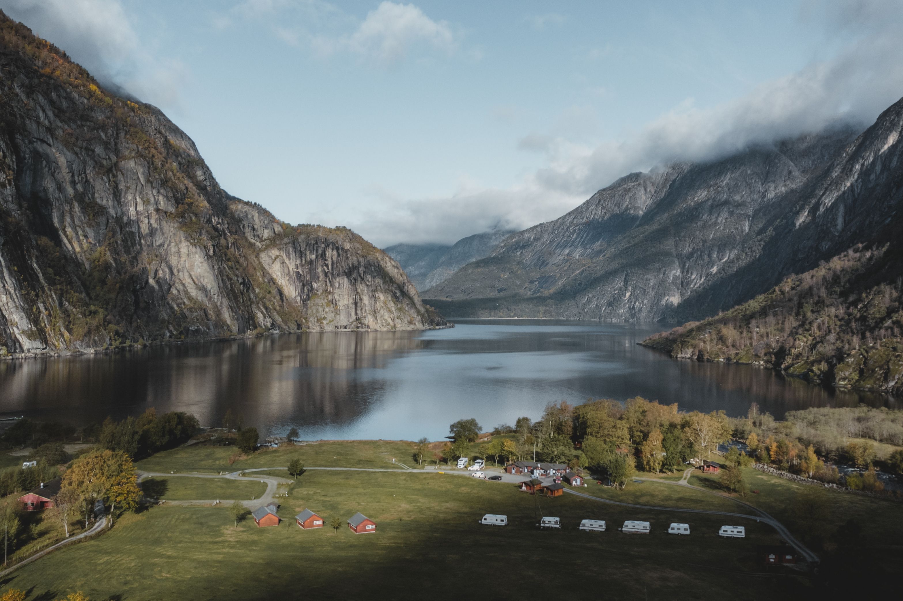 A drone photo of the campground, with the Eidfjord lake in the background.