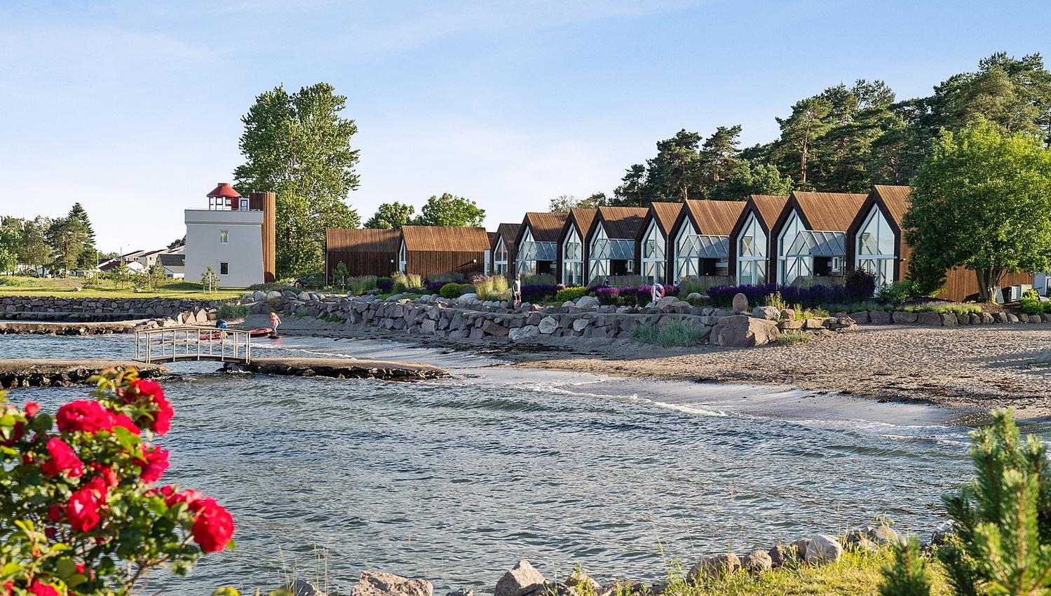 Furustrand's cottages by the water
