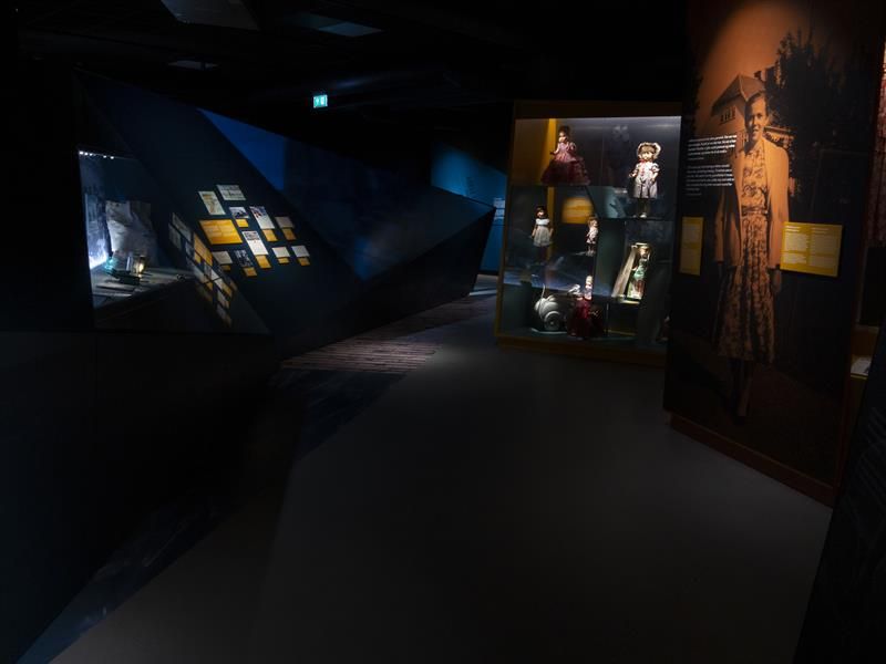 Exhibitions at the Whaling Museum