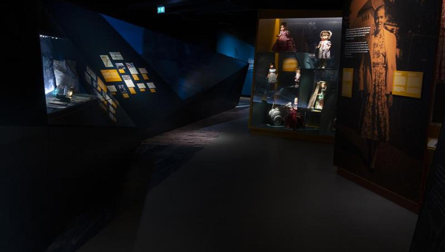 Exhibitions at the Whaling Museum