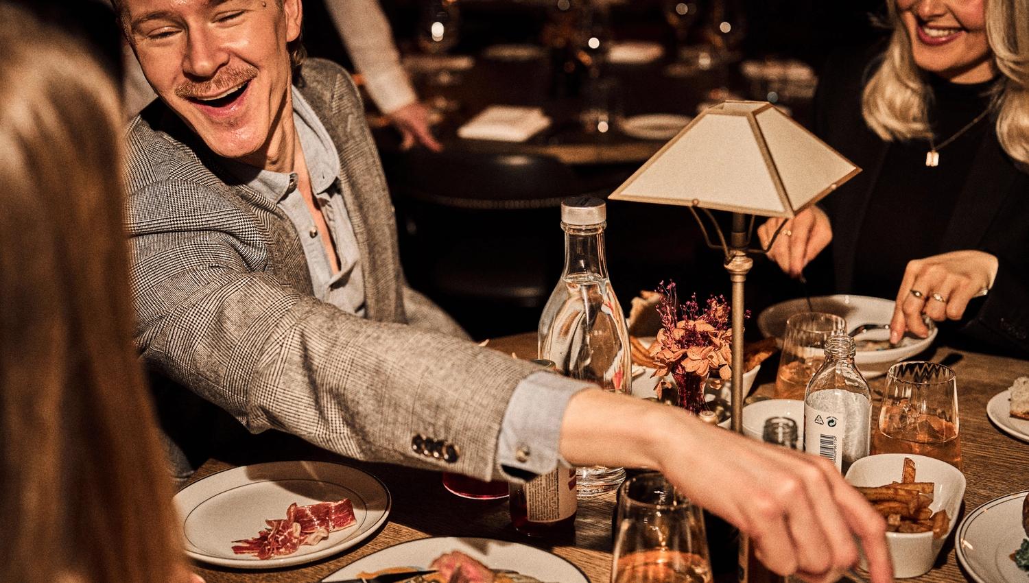 Everything is in place for a successful evening at Brasserie Pigalle