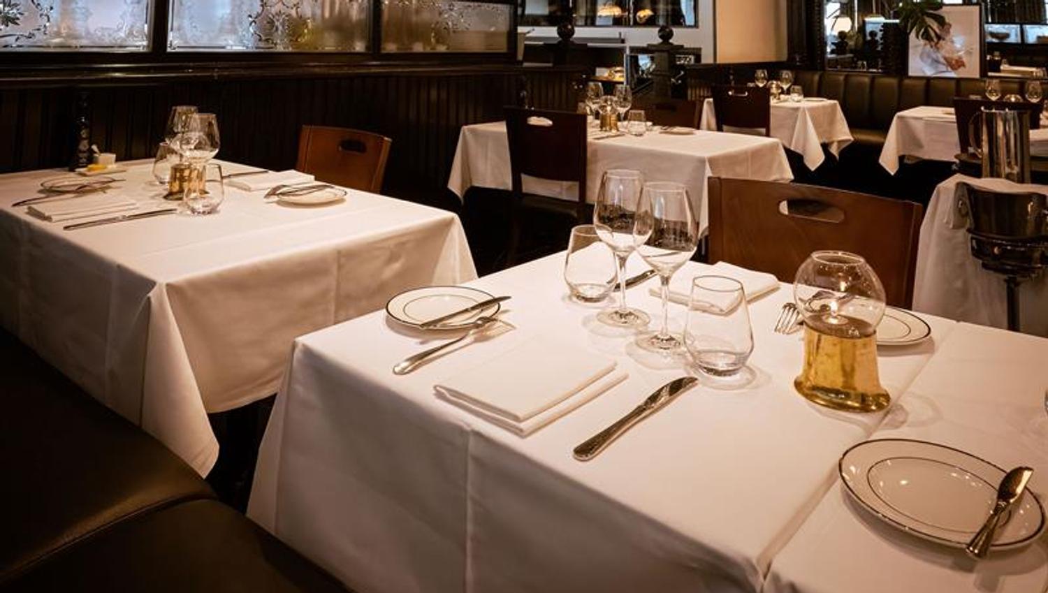 Brasserie Hansken interior seating area