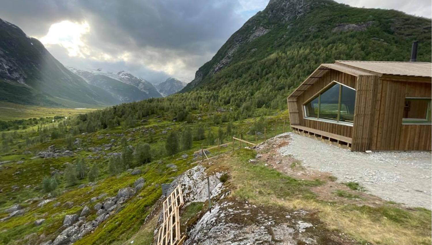 Tungestølen Turisthytte, Veitastrond