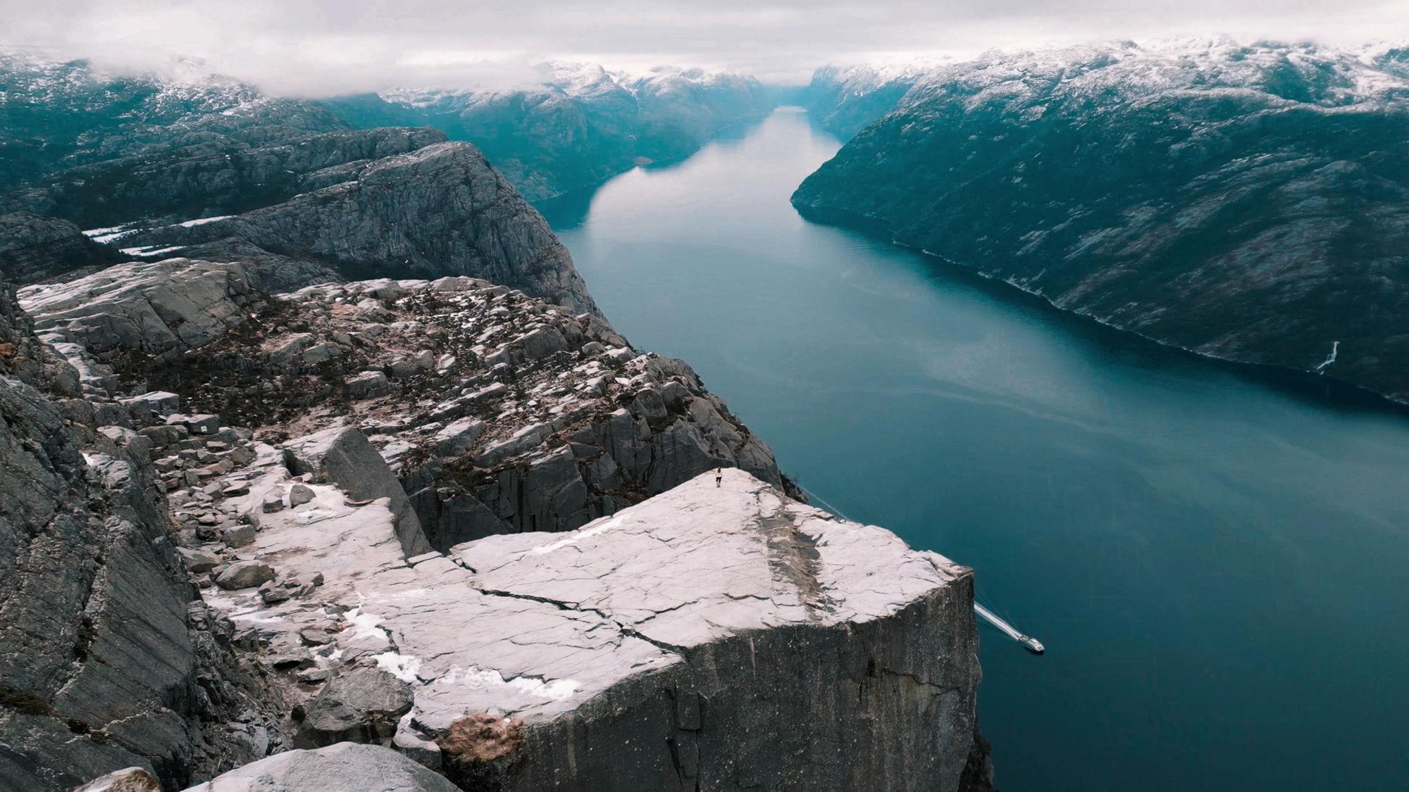 Fjordkreuzfahrt und geführte Wanderung zum Preikestolen - Winter