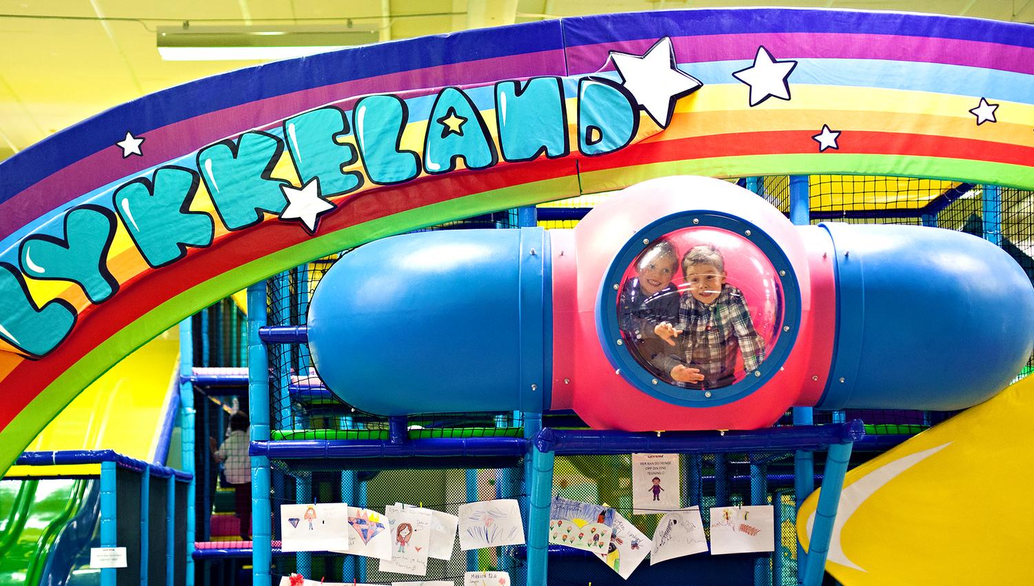 Lykkeland, play centre in Steinkjer - kids in the play area.