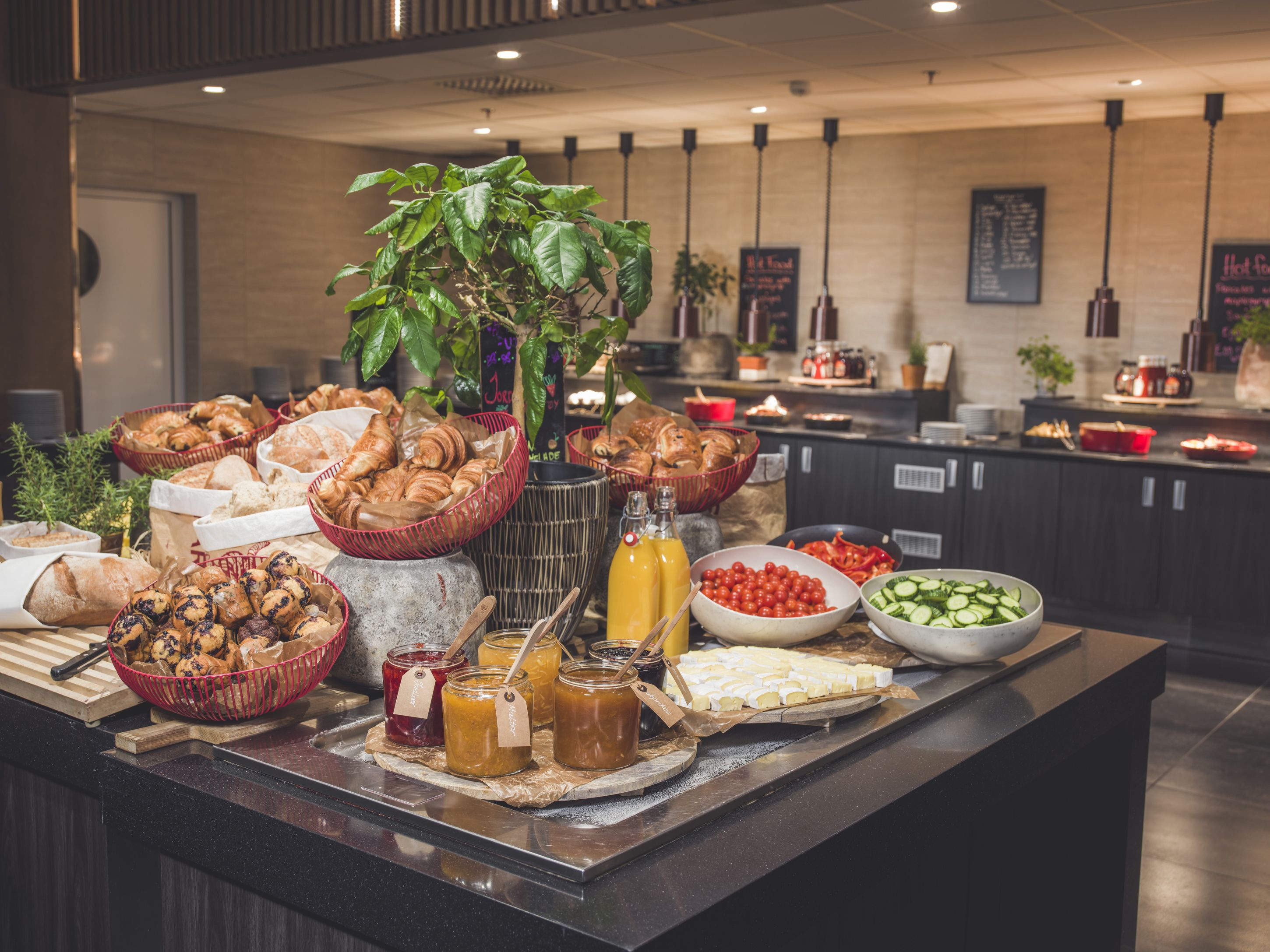 Breakfast buffett