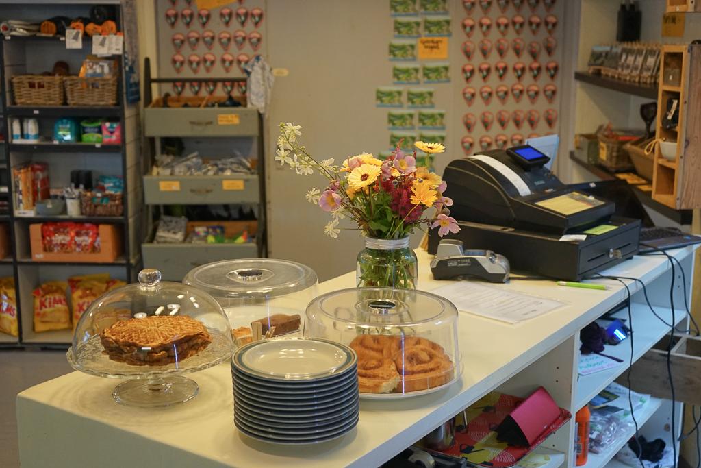 Café & kiosk in Flørli