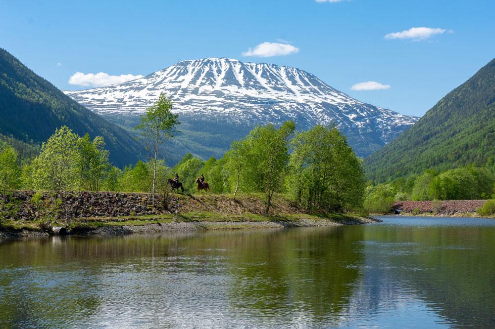 Gaustatoppen from Miland