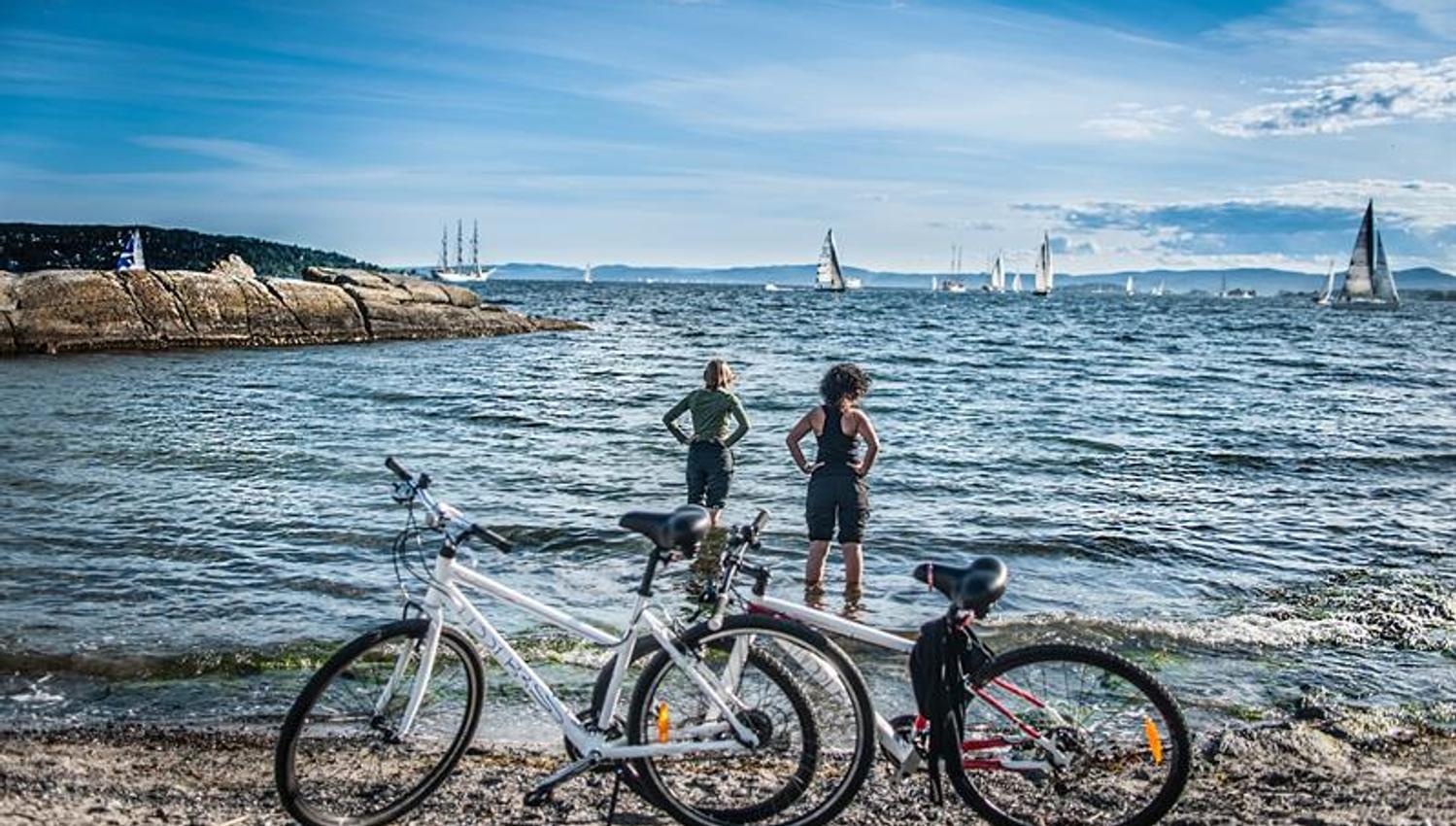 Sykkeltur på stranda.