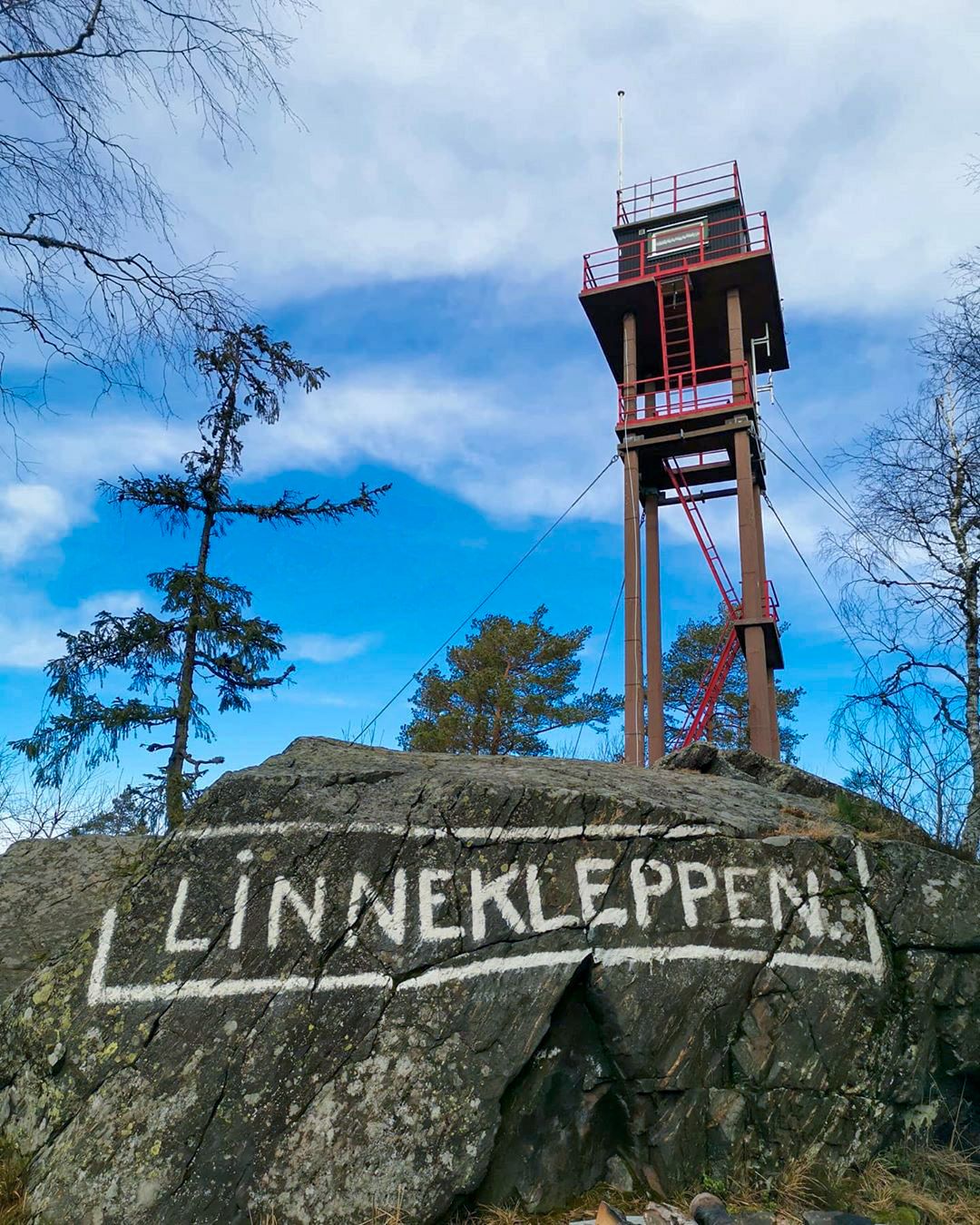 Linnekleppen text and tower