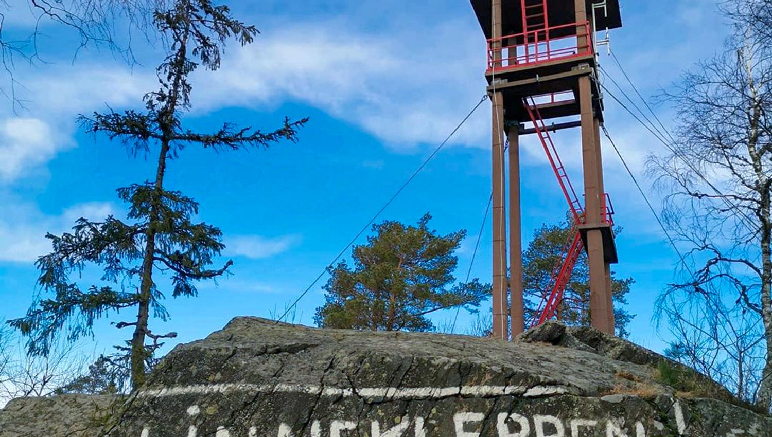 Linnekleppen text and tower