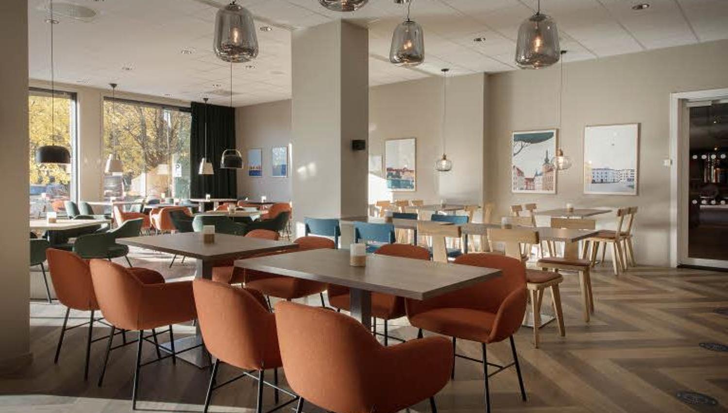 Breakfast restaurant at Scandic Helsfyr