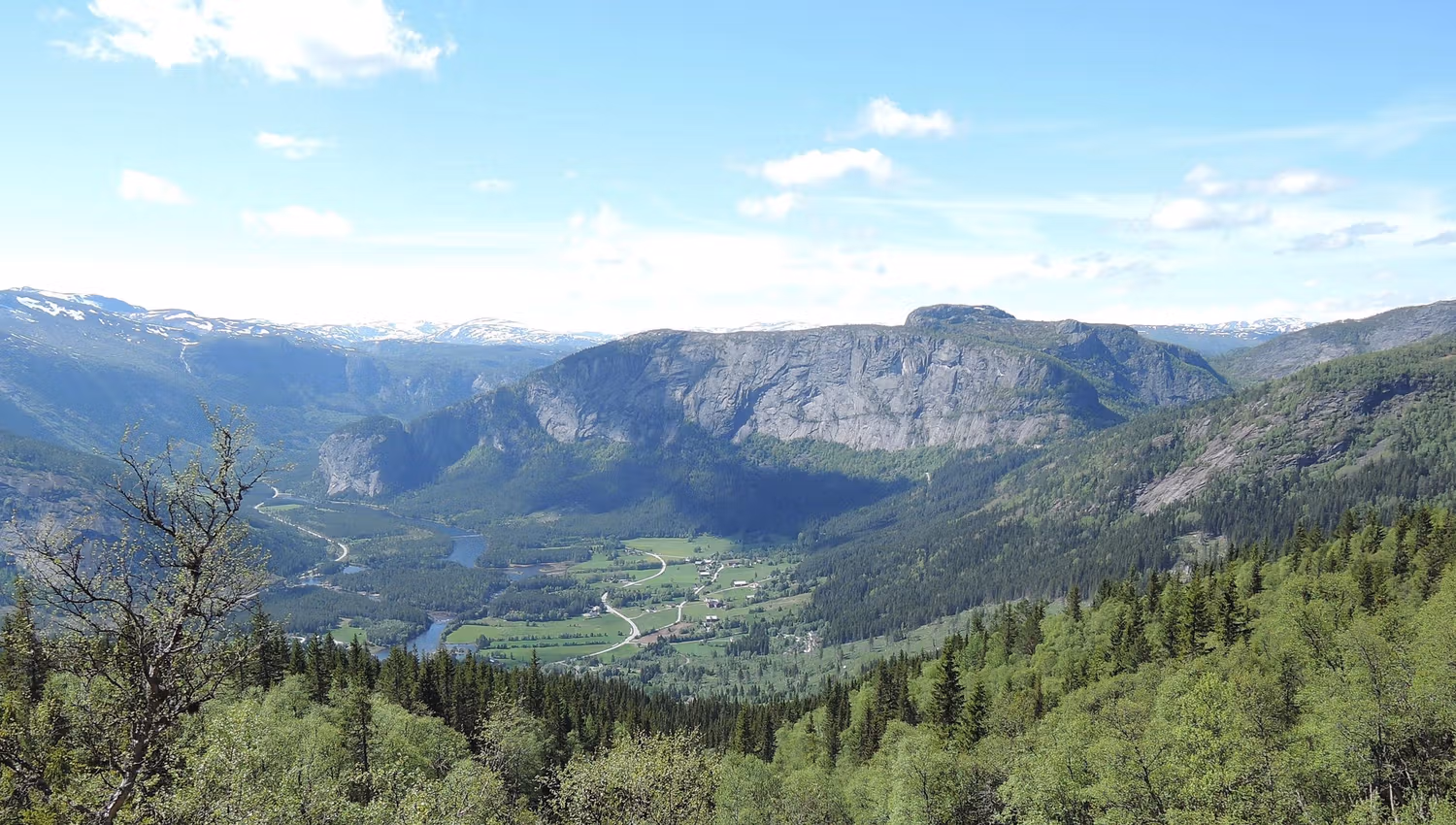 Utsikt til Einang og Homfjellet