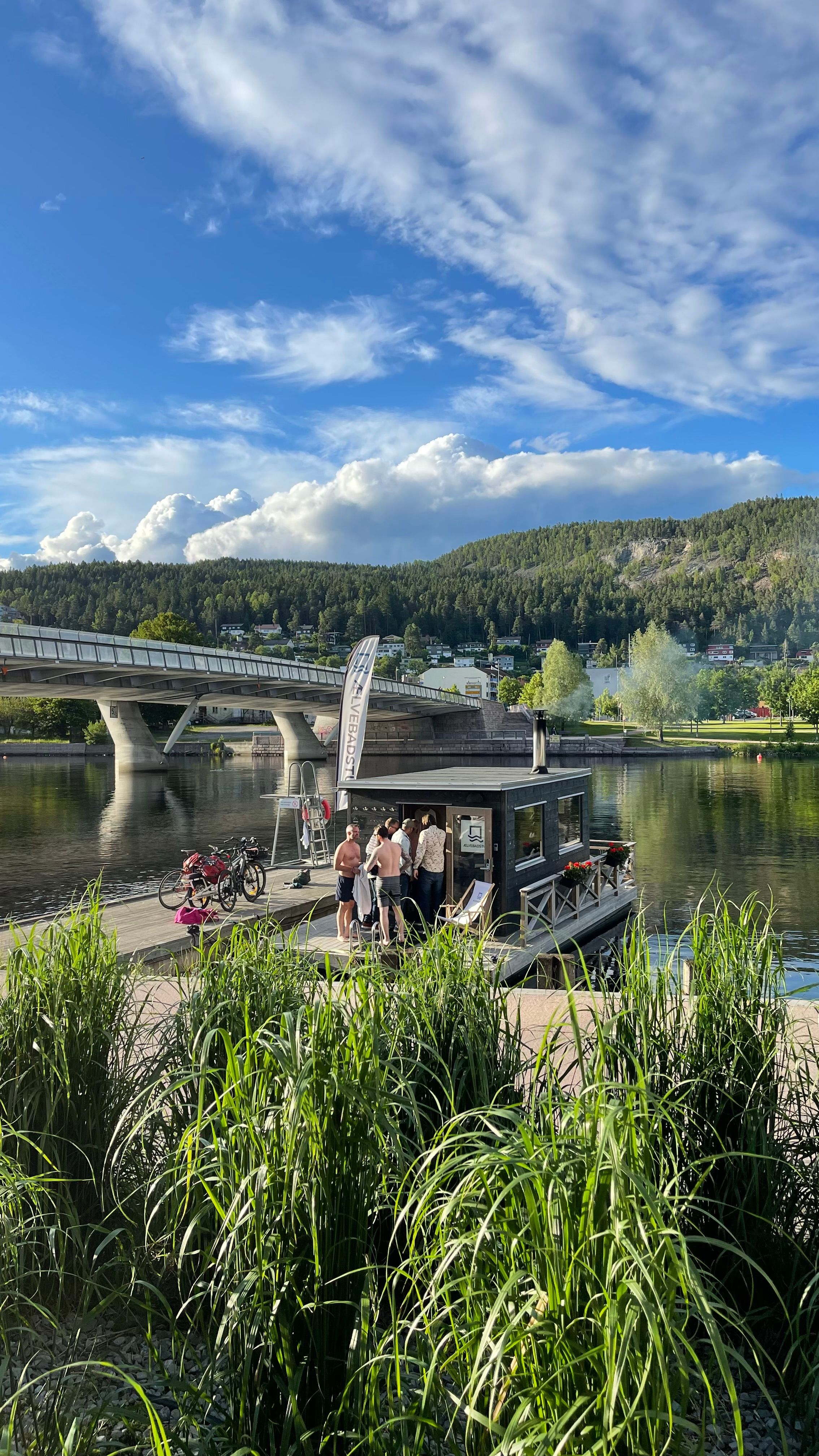 Ælvebadstua ved Øvre Sund bru