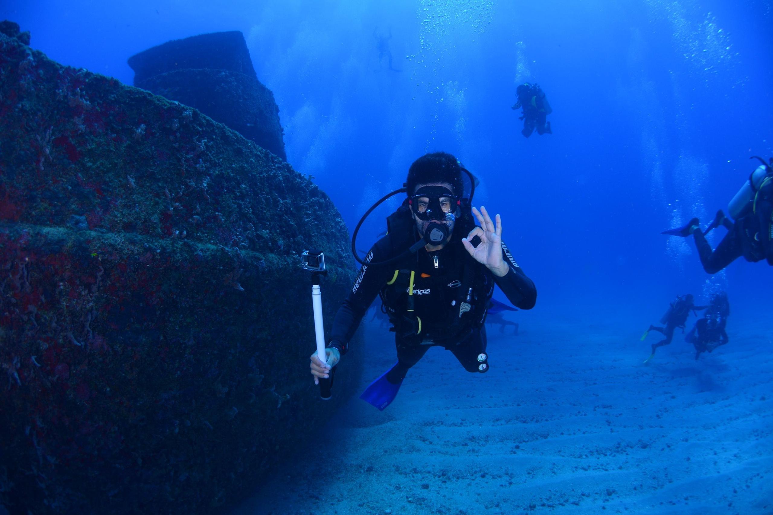 Agder Dykkersenter // Scuba diving center