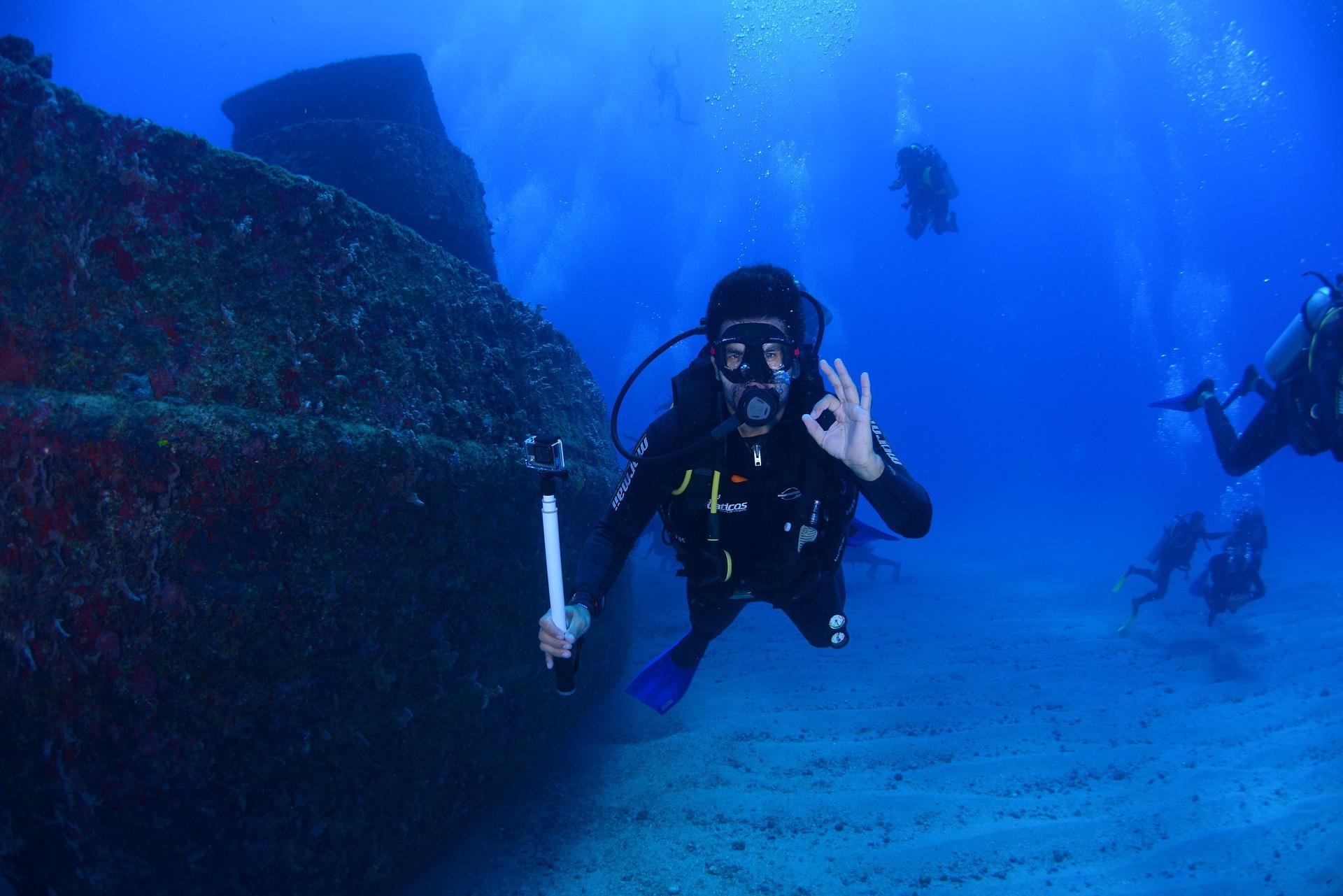 Agder Dykkersenter // Scuba diving center